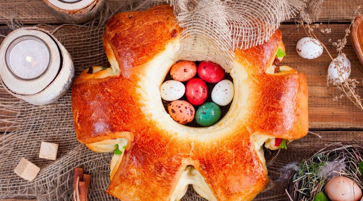 Великодній вінок з яйцями до Великодня