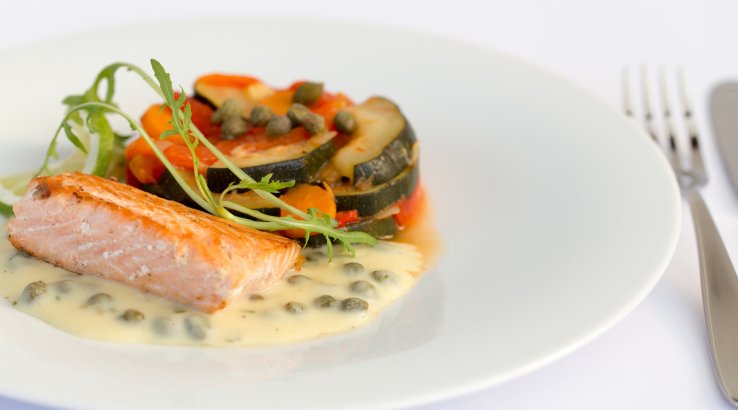 Філе камбали з каперсами і овочами