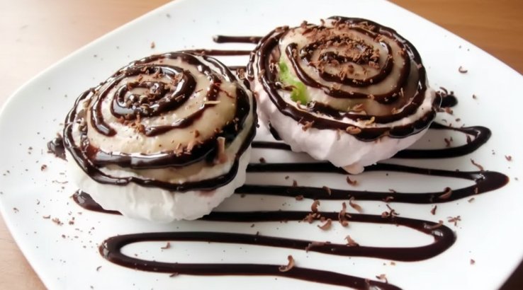 Десерт із зефіру і фруктів