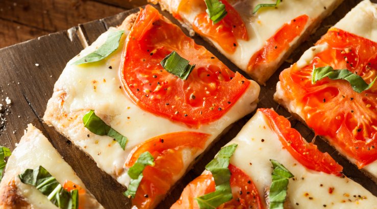 Булочки з листкового тіста з песто