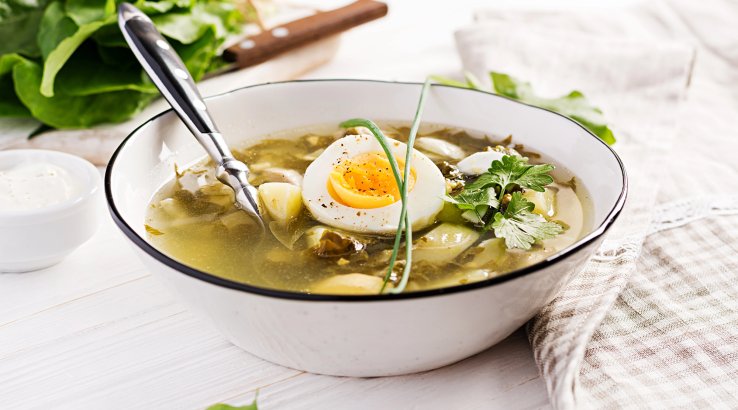 Зелений борщ з м'ясом і квасолею