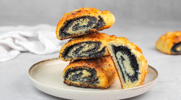 Сирні булочки з маком