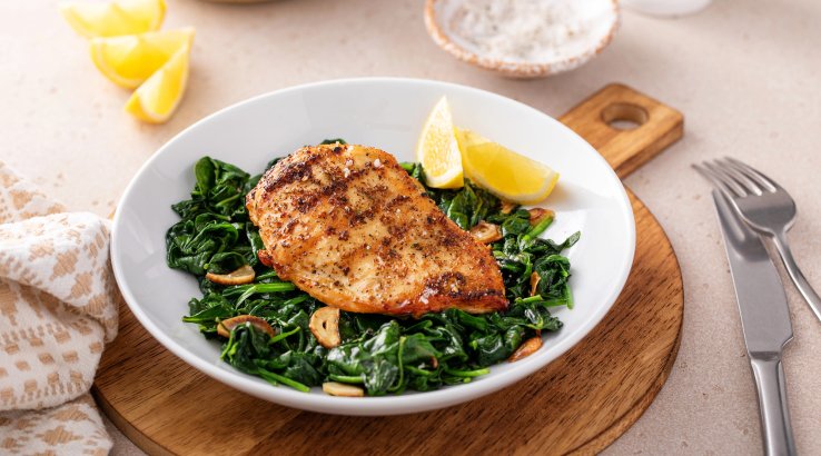 Курячі стейки зі шпинатом