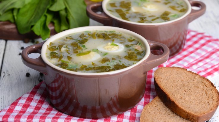 Зелений борщ з фрикадельками