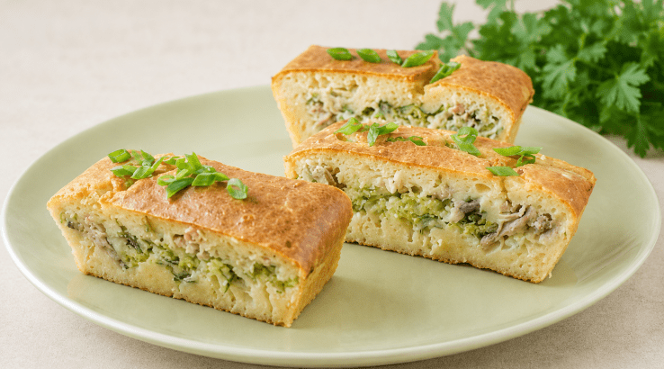 Заливний пиріг з куркою і кабачком