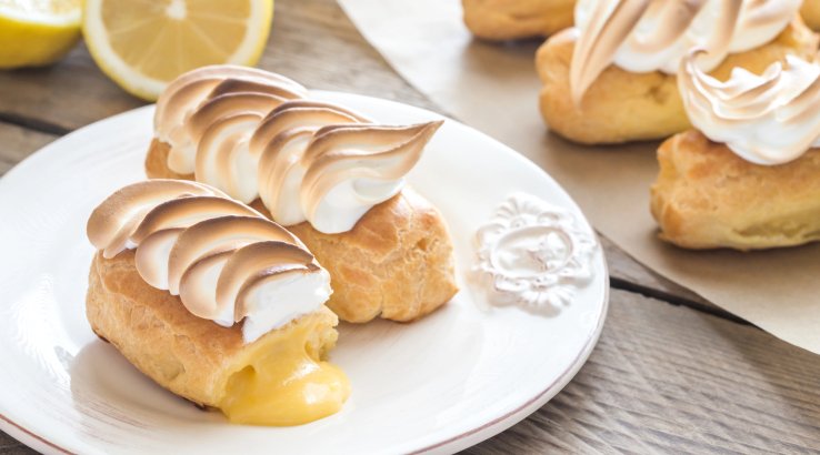 Еклер із заварним кремом