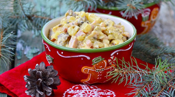 Картопляний салат по-селянськи з грибами