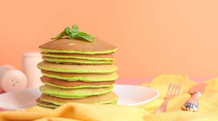 Панкейки з бананами та шпинатом