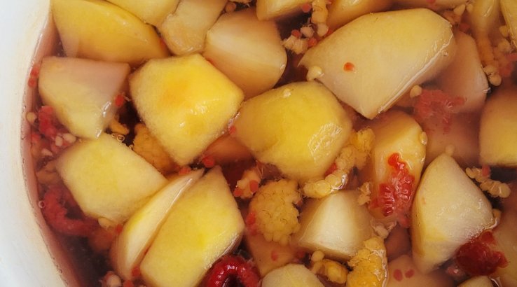 Яблучно-ягідний компот