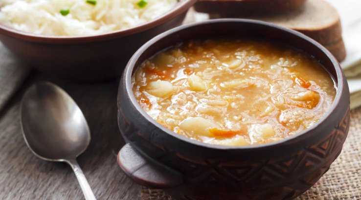 Капусняк зі свининою і грибами