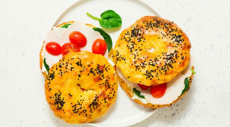 Сирні бейгли з кунжутом