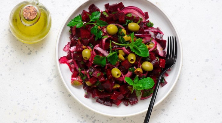 Буряк із овочевою сальсою