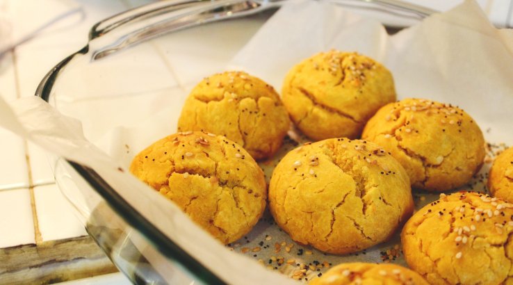 Булочки з гарбуза з шавлієвим маслом