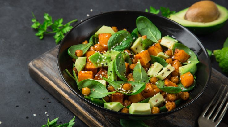 Салат з кіноа та авокадо