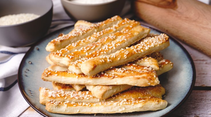 Хлібні палички з сиром і цибулею