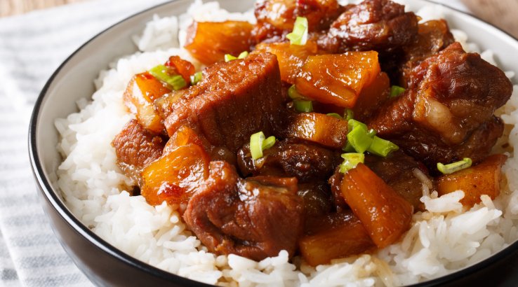 свинина в ананасовому соусі з рисом