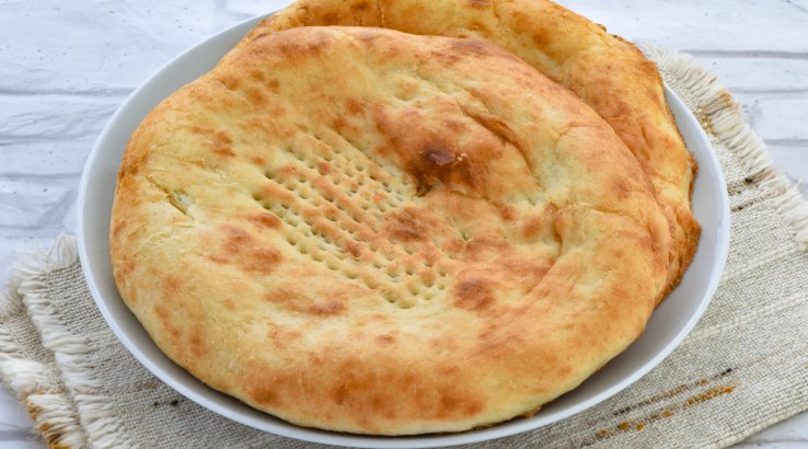 Болгарський коржик з бринзою