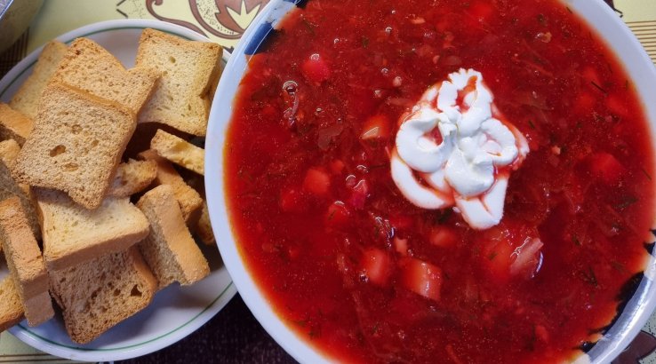 Борщ з фрикадельками