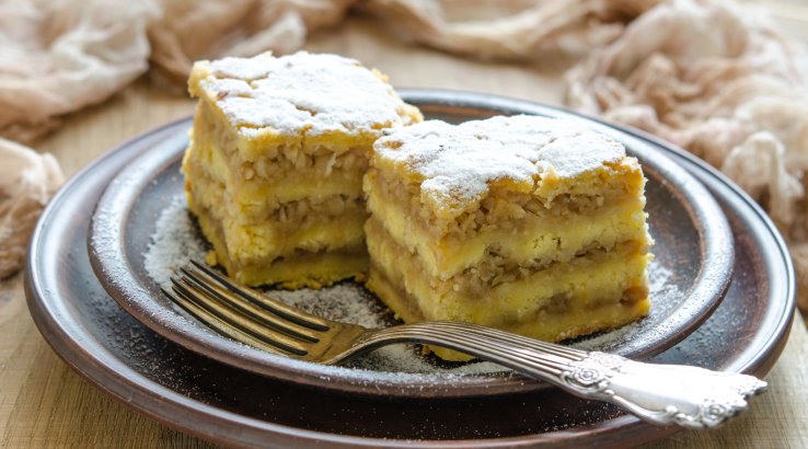 Яблучно-манний пиріг