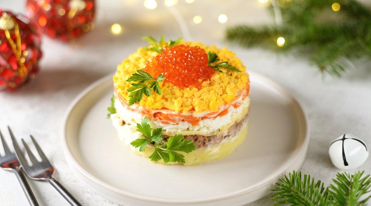 салат з рибною консервою