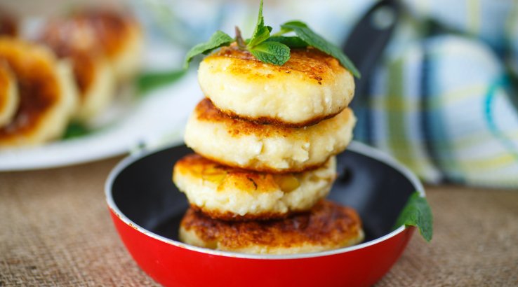 Сирники на сковороді