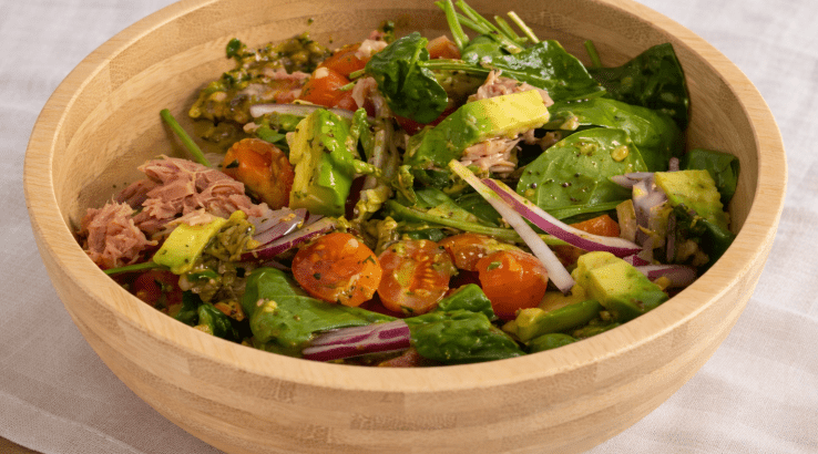 Салат з кіноа і шпинатом