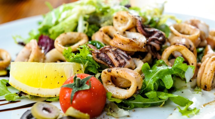 Салат з кальмарами та овочами