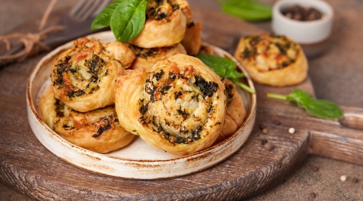 Закручені булочки з сиром