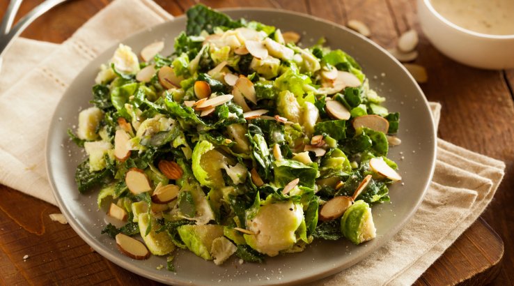 Салат "Цезар" з брюссельською капустою