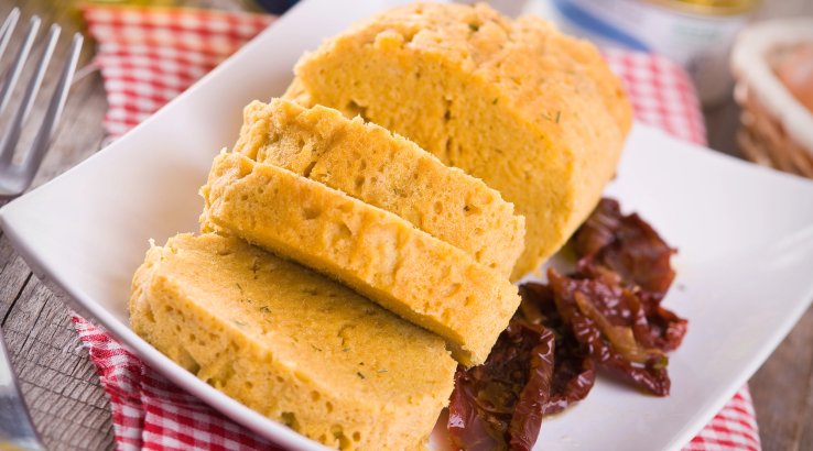 Рулет з консервованого тунця