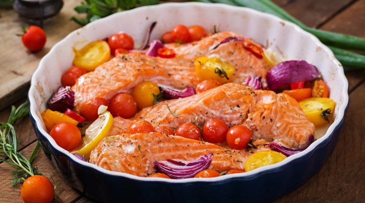 Лосось із запеченими овочами