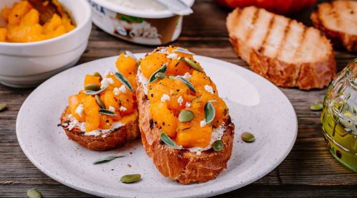 Кростіні з гарбузом