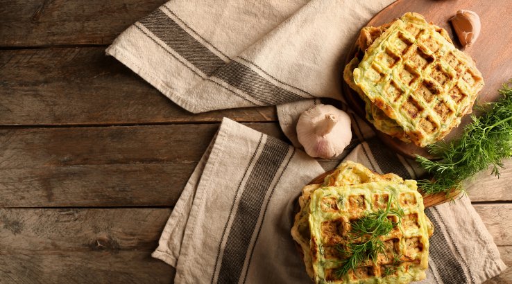 Сирні вафлі з зеленню