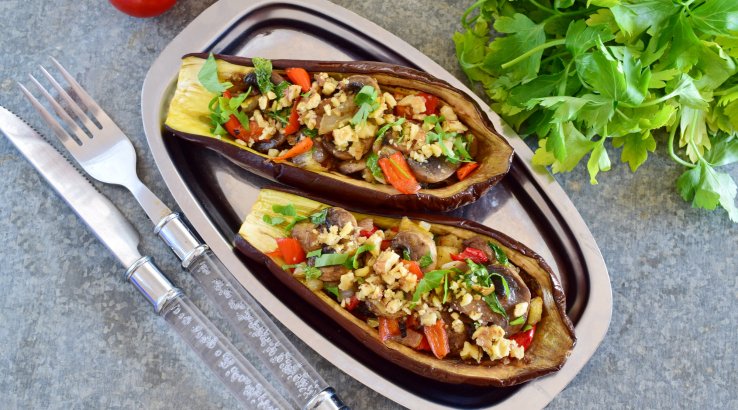 Баклажани, фаршировані грибами