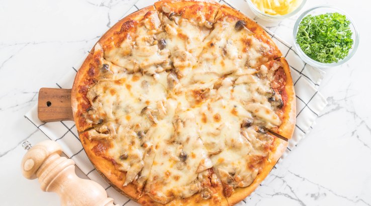 Піца з печерицями та грибами