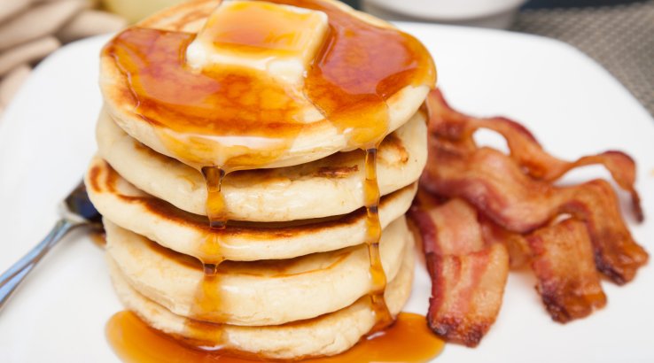 Панкейки з беконом від Арнольда Шварцнеггера