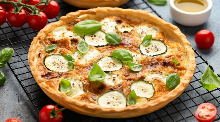 Листковий пиріг з кабачками та сиром