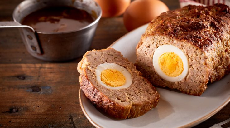 М'ясний рулет з яйцем