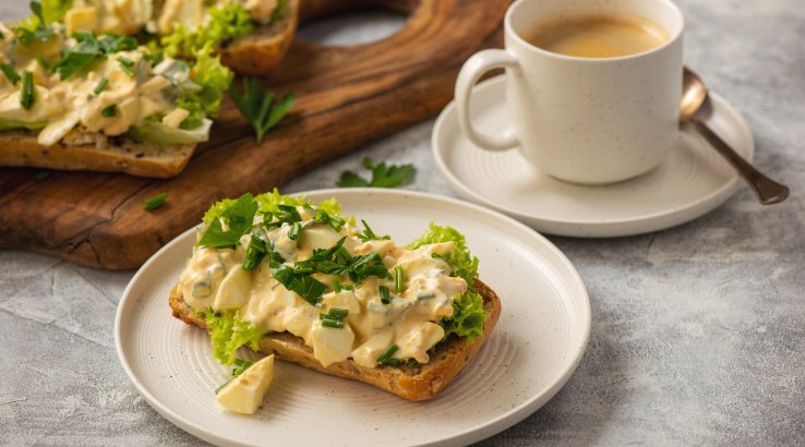 Намазка з вареними яйцями та куркою