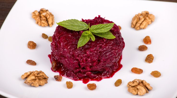 Буряковий салат з крабовими паличками