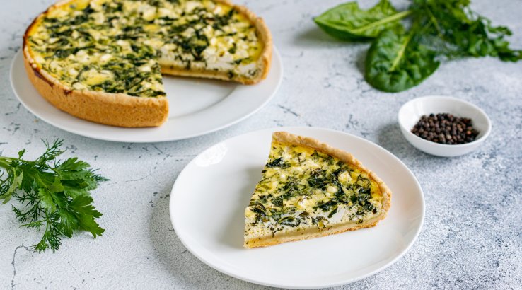 Кіш з сиром фета та шпинатом