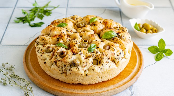Фокача з оливками та спеціями