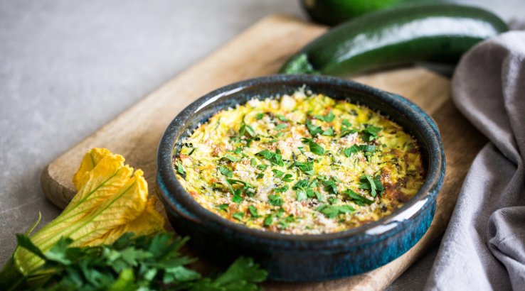 Заливний пиріг з яйцями та капустою