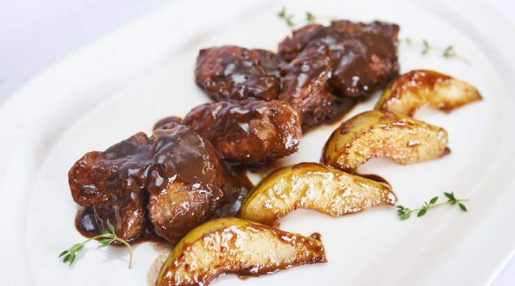 Куряча печінка з грушами