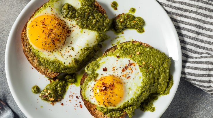 Яйце з песто