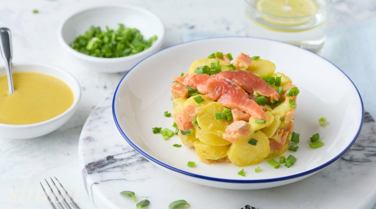 Картопляний салат із слабосоленою горбушею