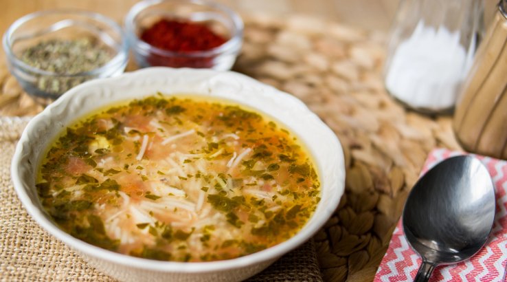 Курячий суп з лисичками