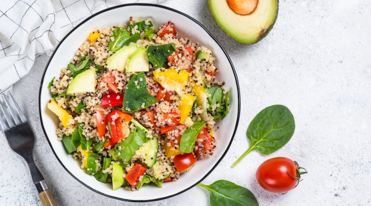 Салат з кіноа і тунця