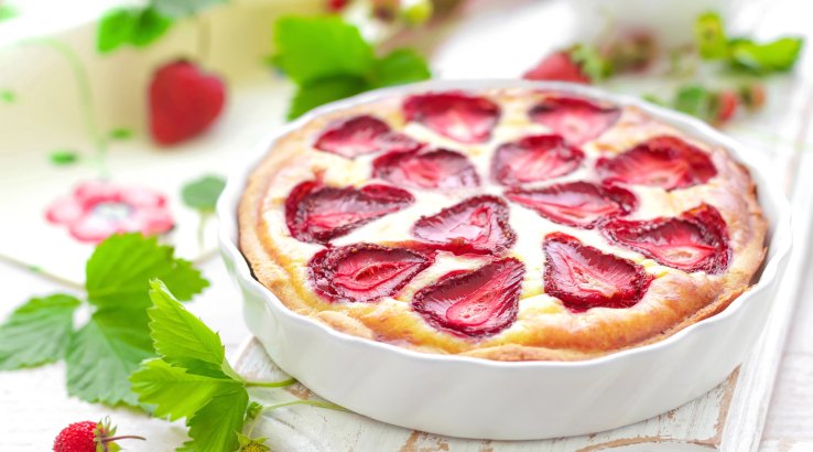 Манник з полуницею