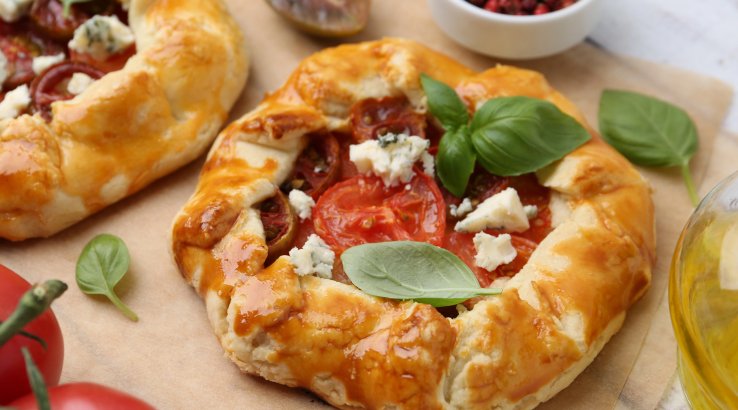 Житня галета з томатами та фетою